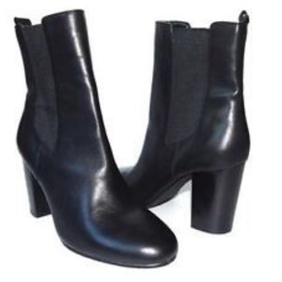 Tahari Shoes - Tahari Garnet Black Leather Ankle Bootie Women’s Size 8